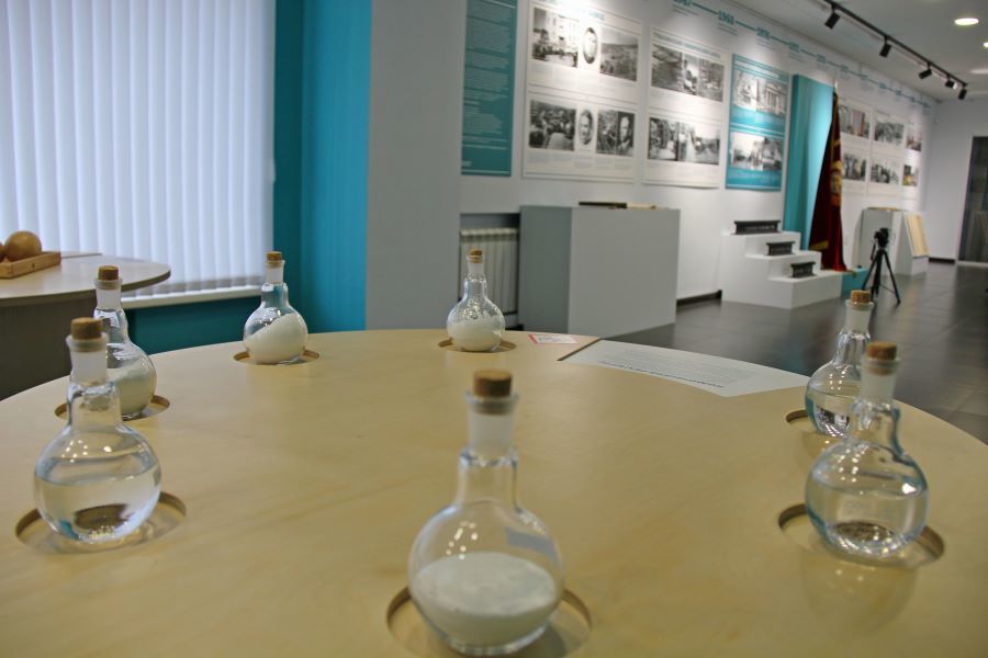 From Molecules to Big Chemistry